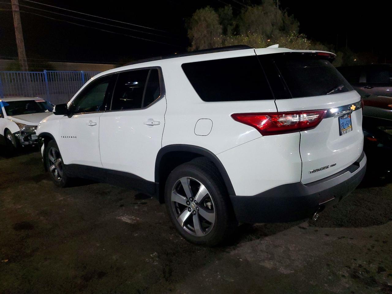 2020 Chevrolet Traverse Lt - zdjęcie 2