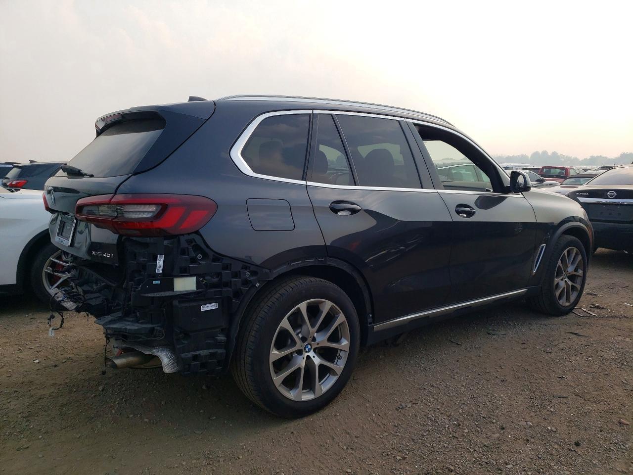 2021 BMW X5 xDrive40I - zdjęcie 3