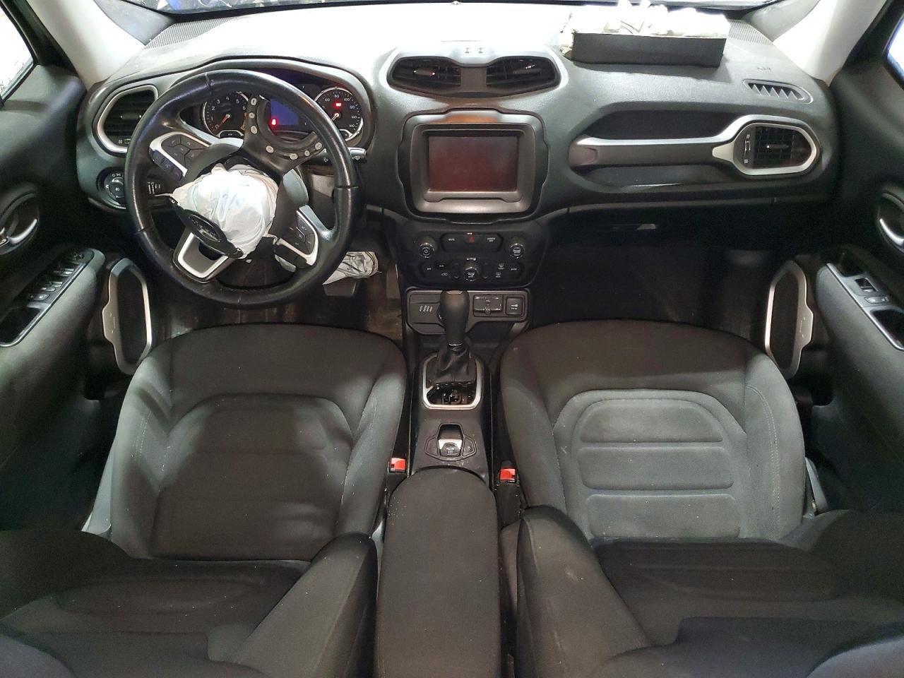 2020 Jeep Renegade Latitude - zdjęcie 8