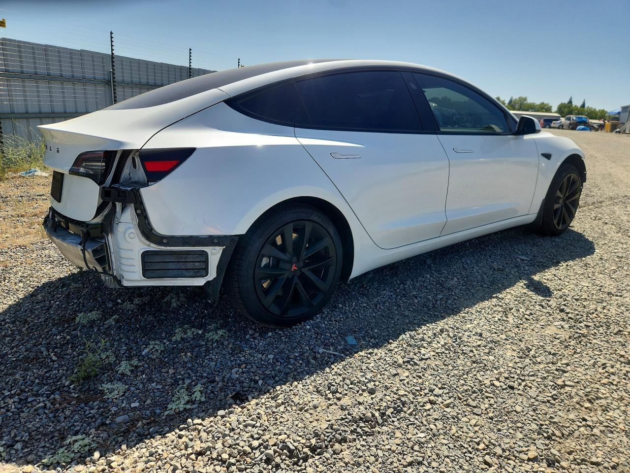 2022 Tesla Model 3 - zdjęcie 3
