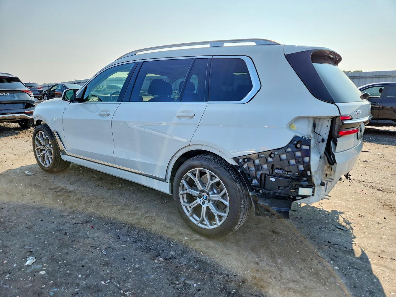 2024 BMW X7 xDrive40I - zdjęcie 2