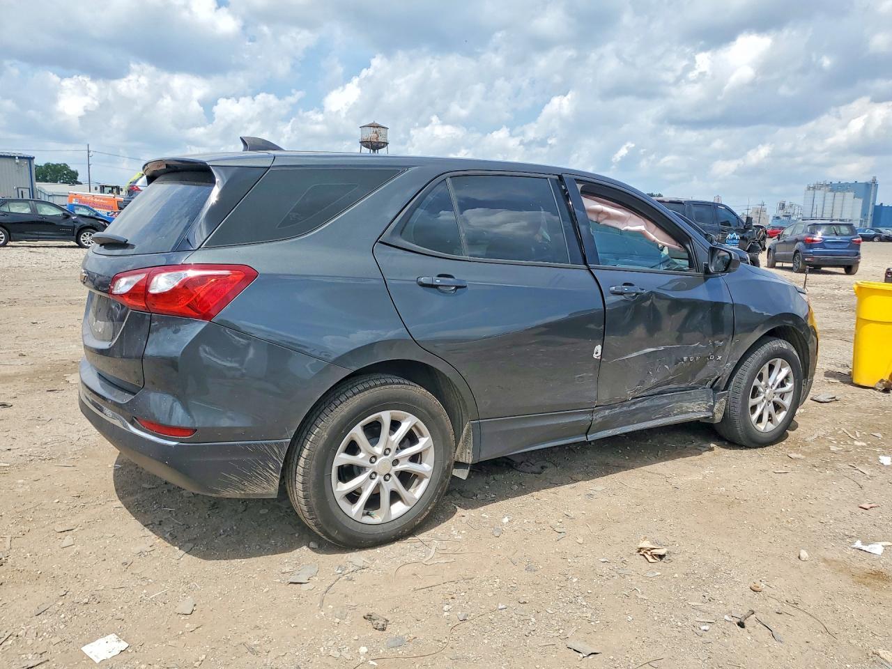 2018 Chevrolet Equinox Ls - zdjęcie 3