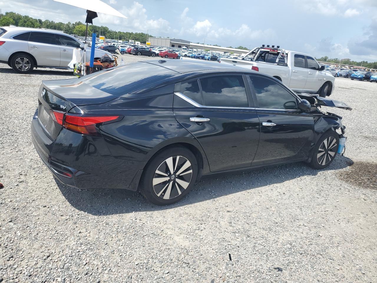 2021 Nissan Altima Sv - zdjęcie 3