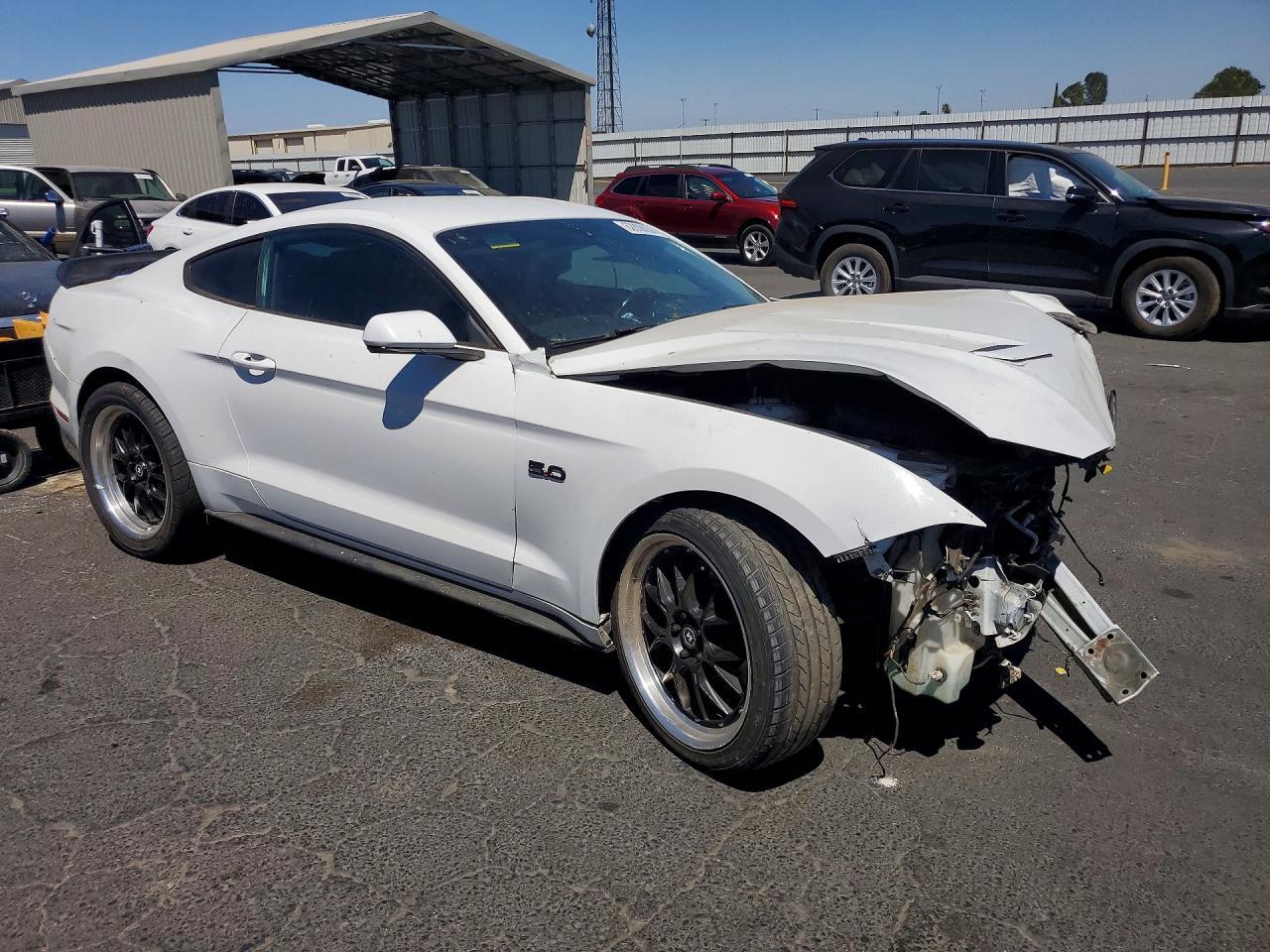 2020 Ford Mustang Gt - zdjęcie 4