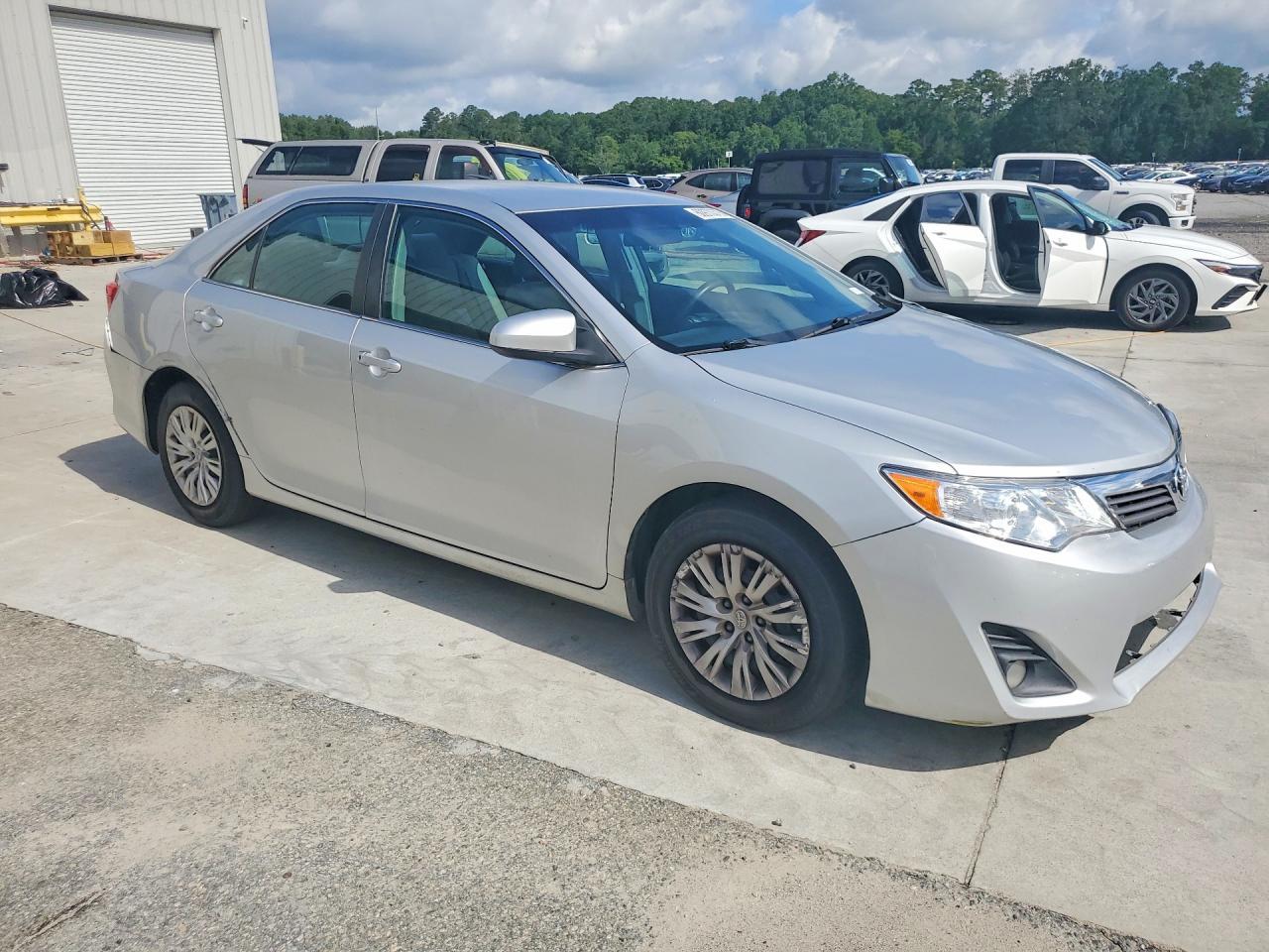 2013 Toyota Camry L - zdjęcie 4