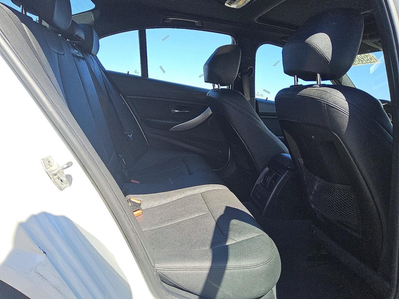 2018 BMW Seria 3 320i - zdjęcie 10