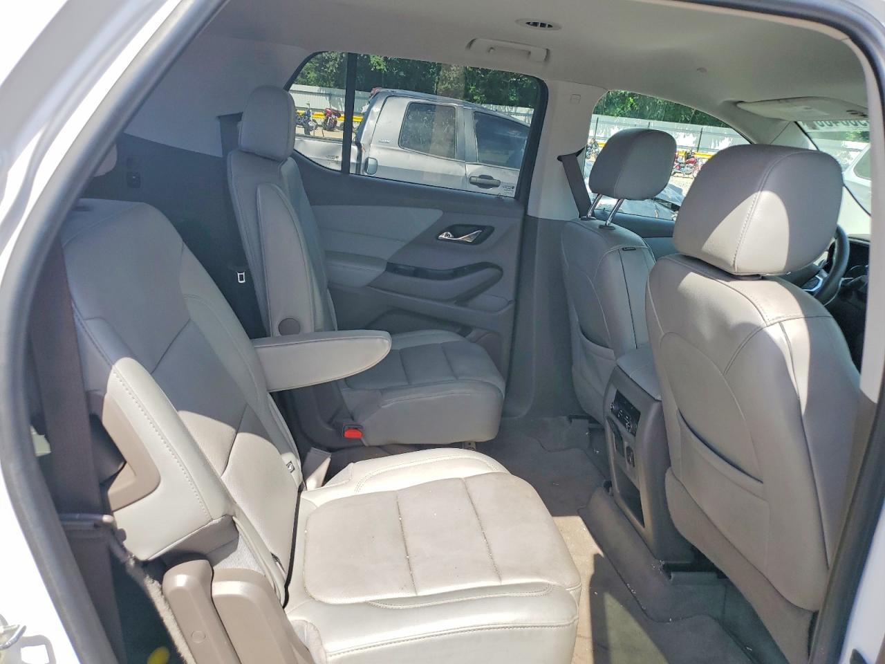 2019 Chevrolet Traverse Premier - zdjęcie 11