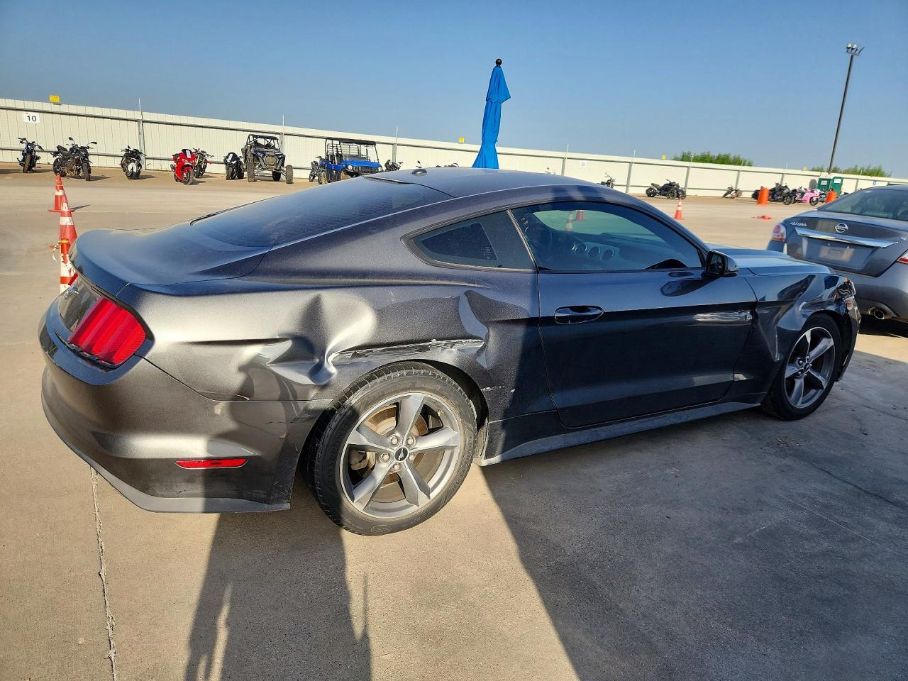 2017 Ford Mustang - zdjęcie 3