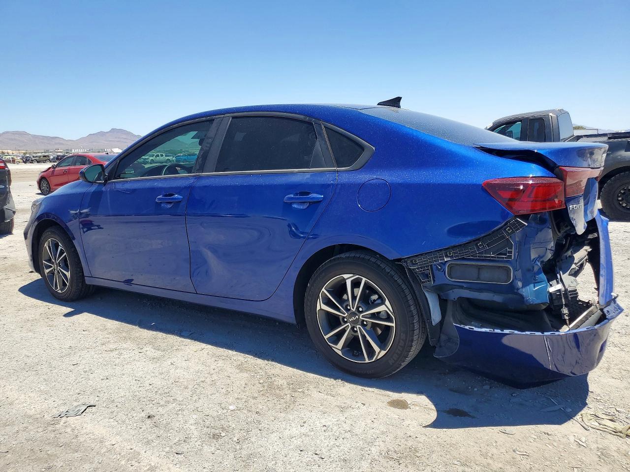 2024 Kia Forte Lxs - zdjęcie 2