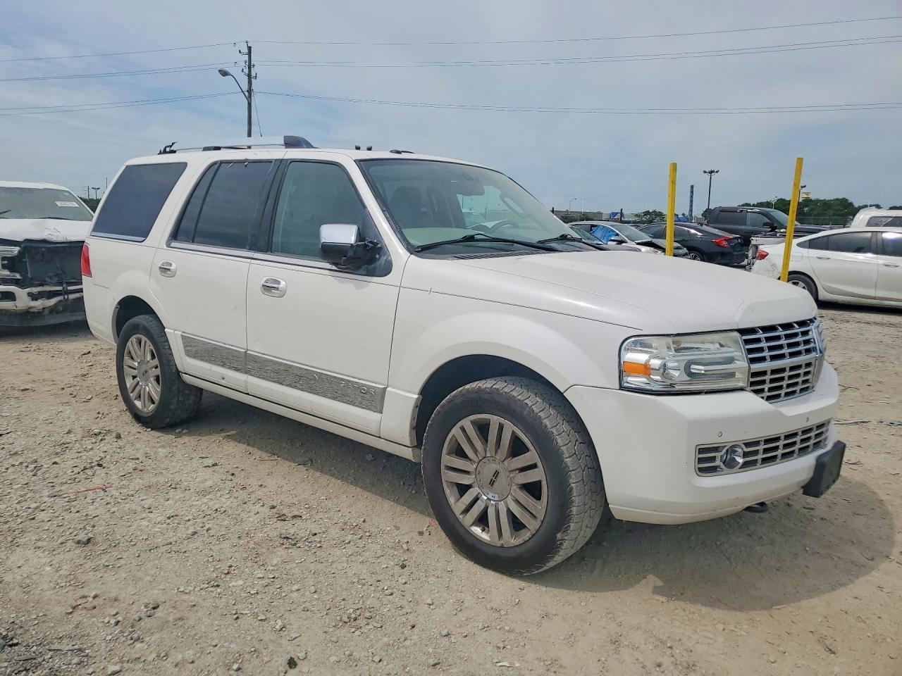 2013 Lincoln Navigator - zdjęcie 4