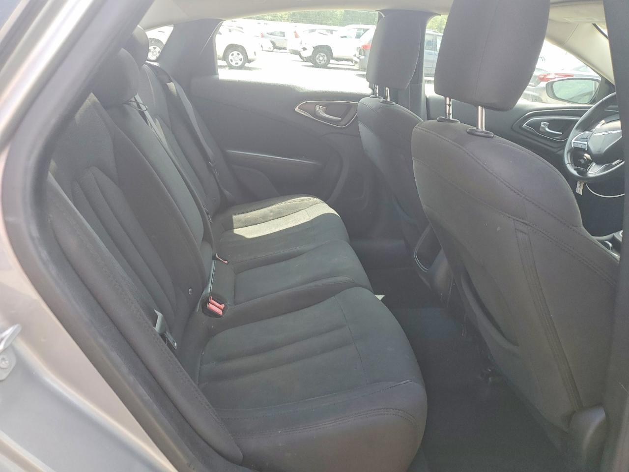 2015 Chrysler 200 Limited - zdjęcie 10