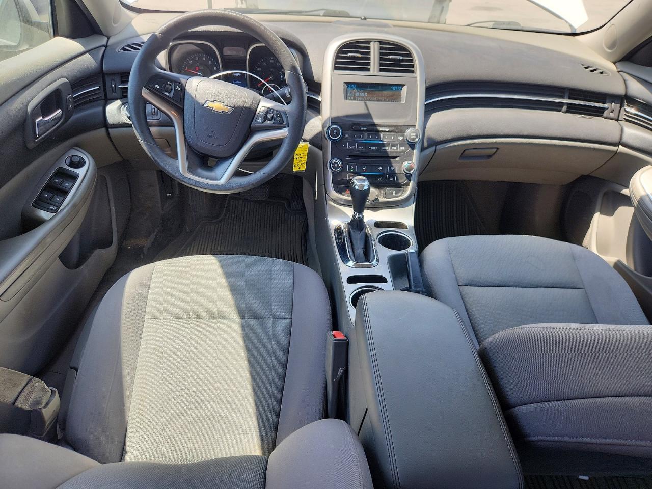 2014 Chevrolet Malibu Ls - zdjęcie 8