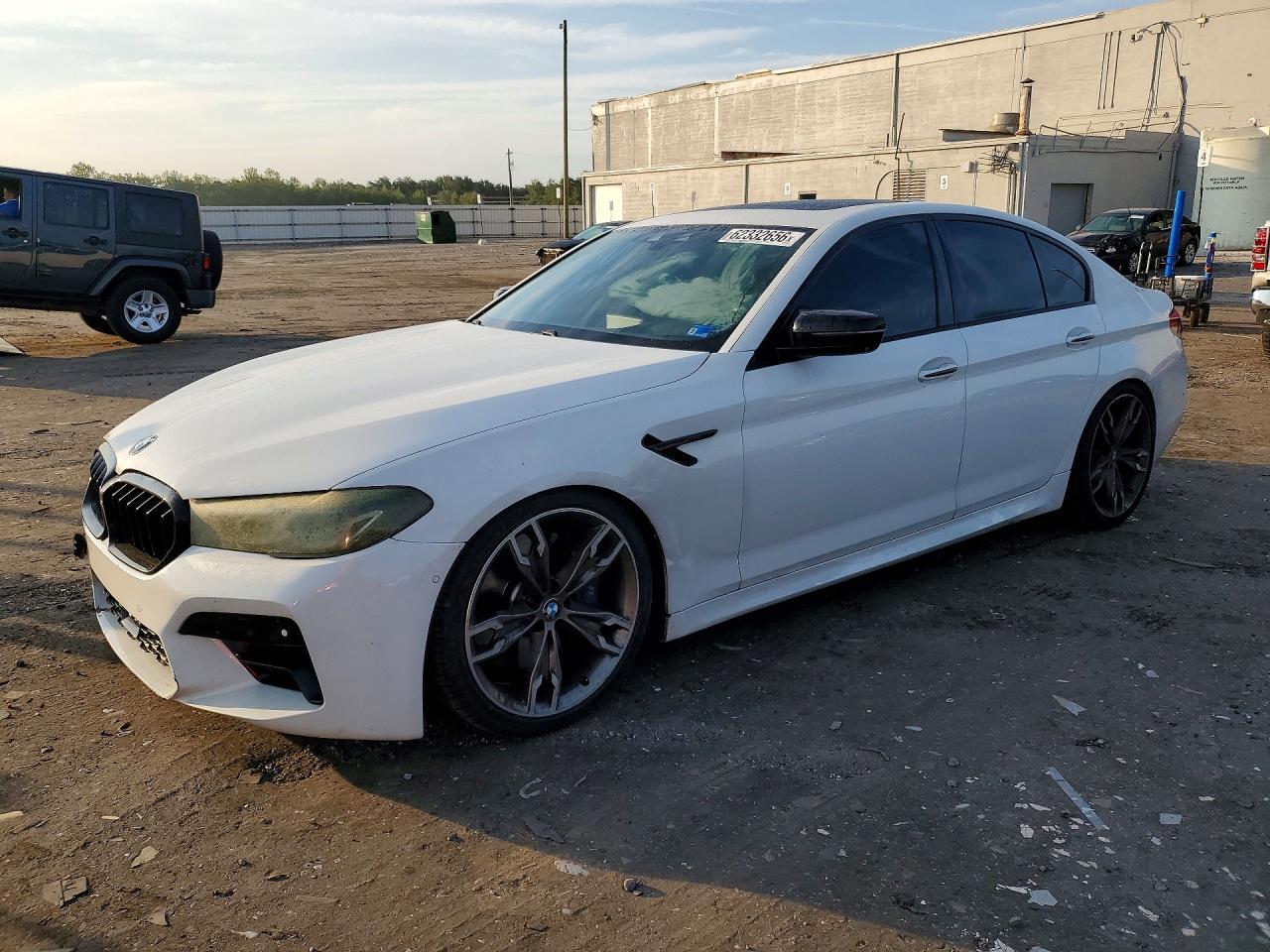 2018 BMW Seria 5 M550i - zdjęcie główne