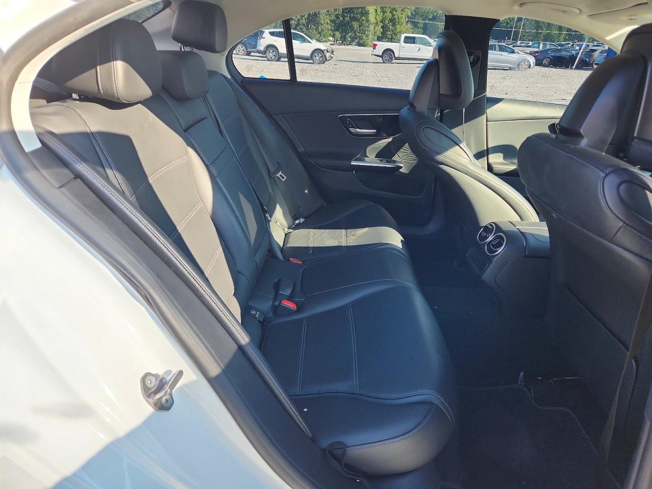 2022 Mercedes-Benz C 300 - zdjęcie 10