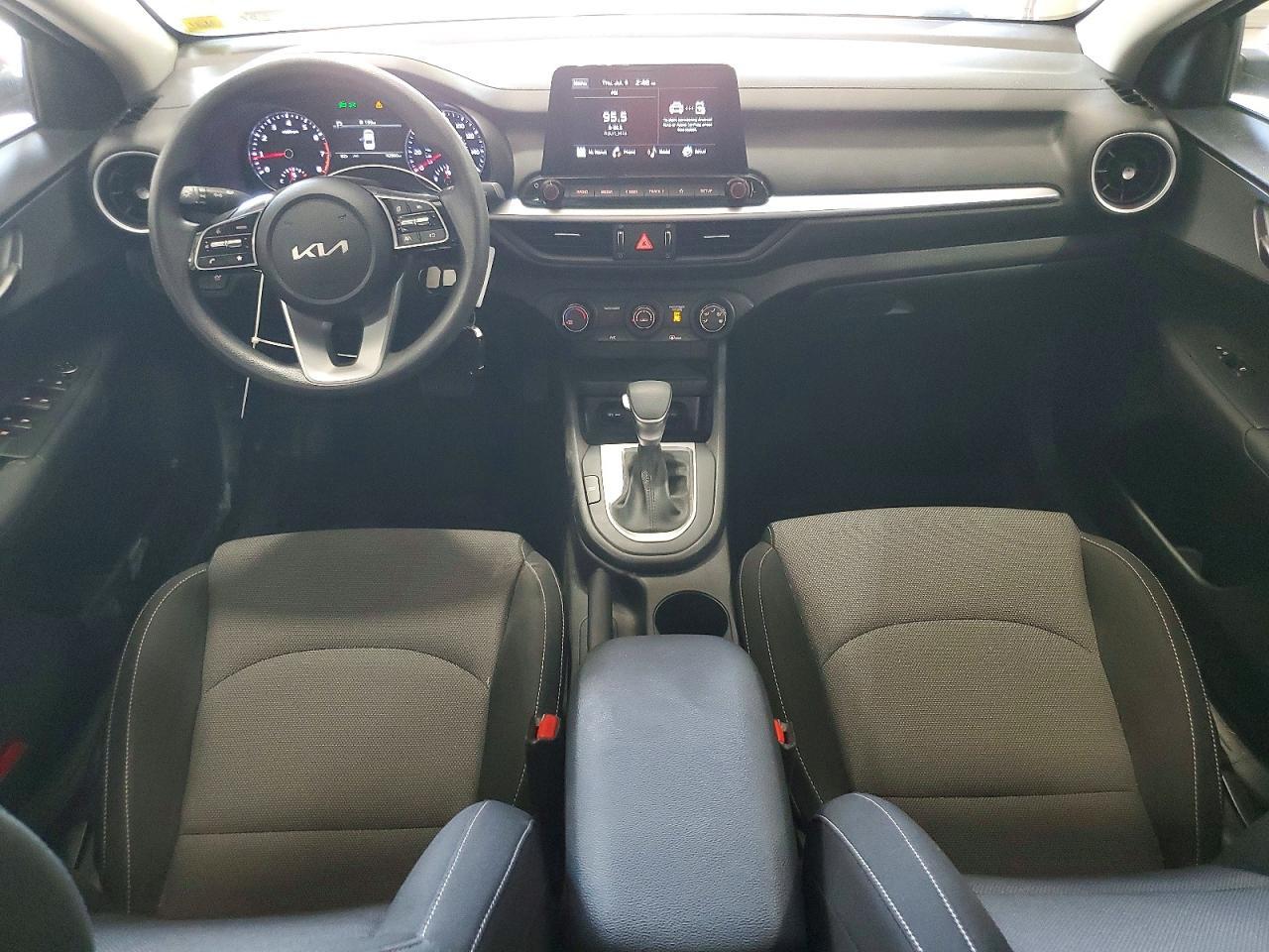 2023 Kia Forte Lxs - zdjęcie 8