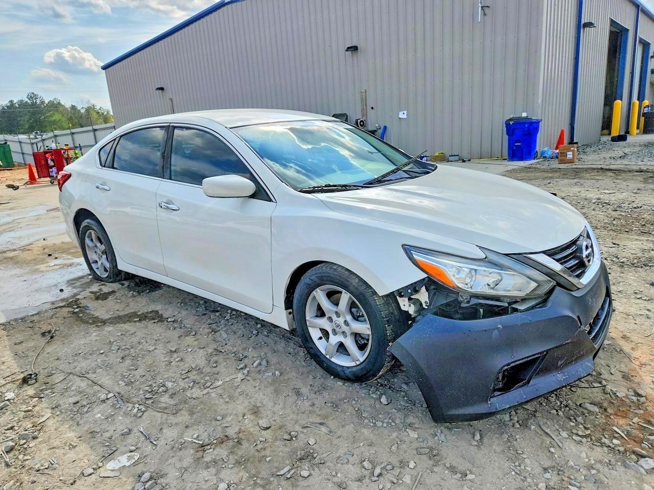 2017 Nissan Altima 2.5 S - zdjęcie 4