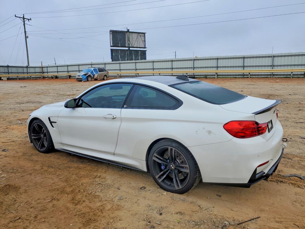 2015 BMW M4 - zdjęcie 2