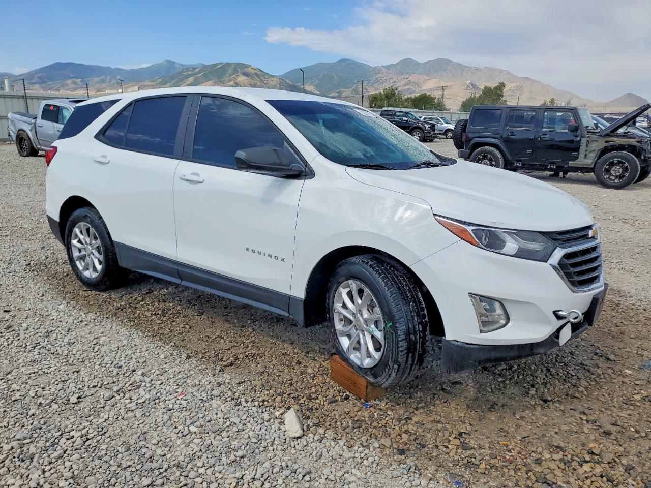 2021 Chevrolet Equinox Ls - zdjęcie 4