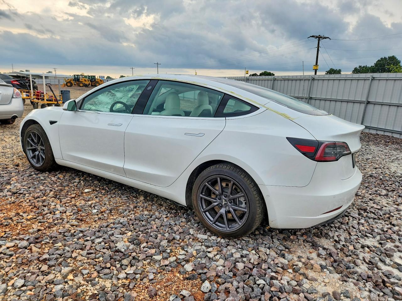 2020 Tesla Model 3 - zdjęcie 2