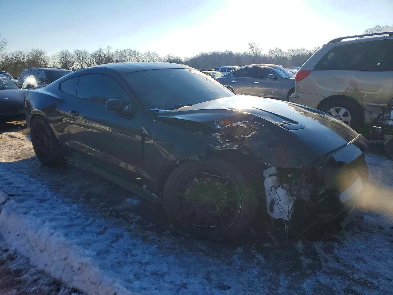2021 Ford Mustang - zdjęcie 4