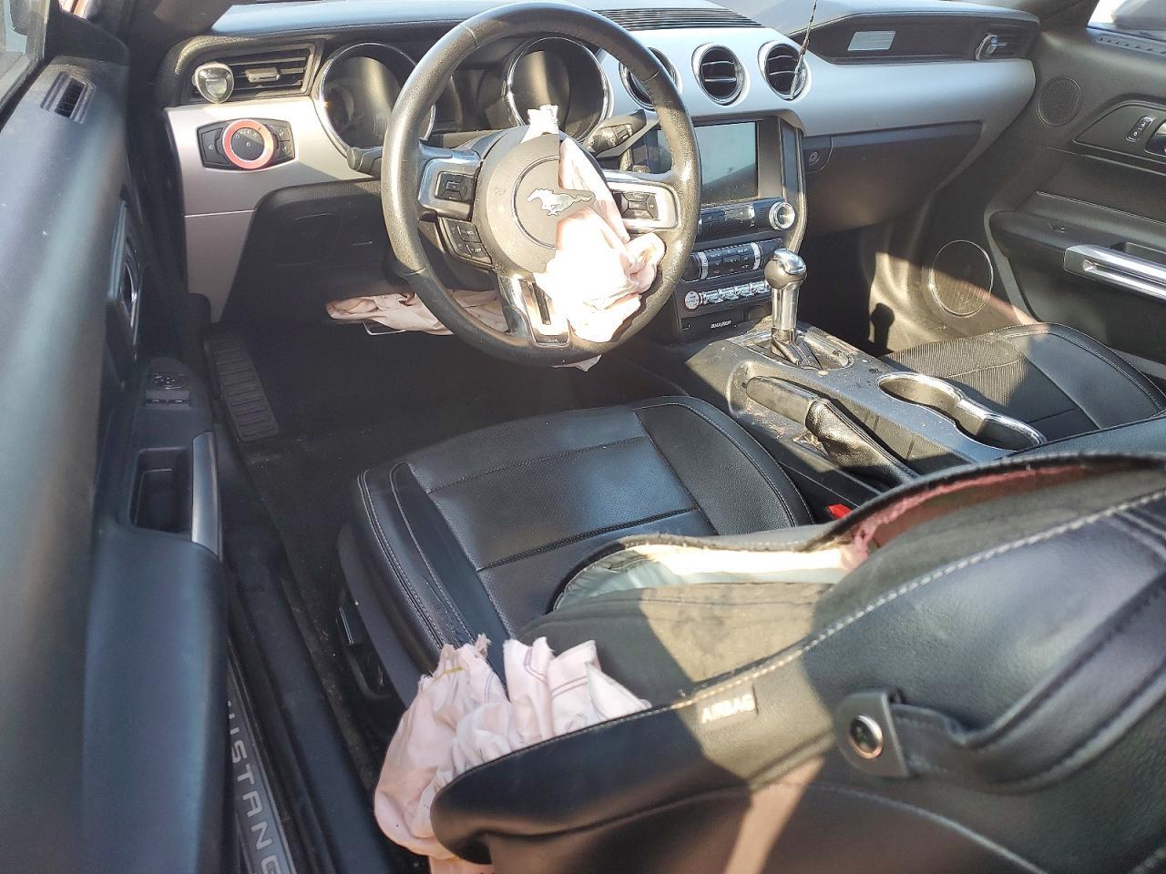 2017 Ford Mustang - zdjęcie 8