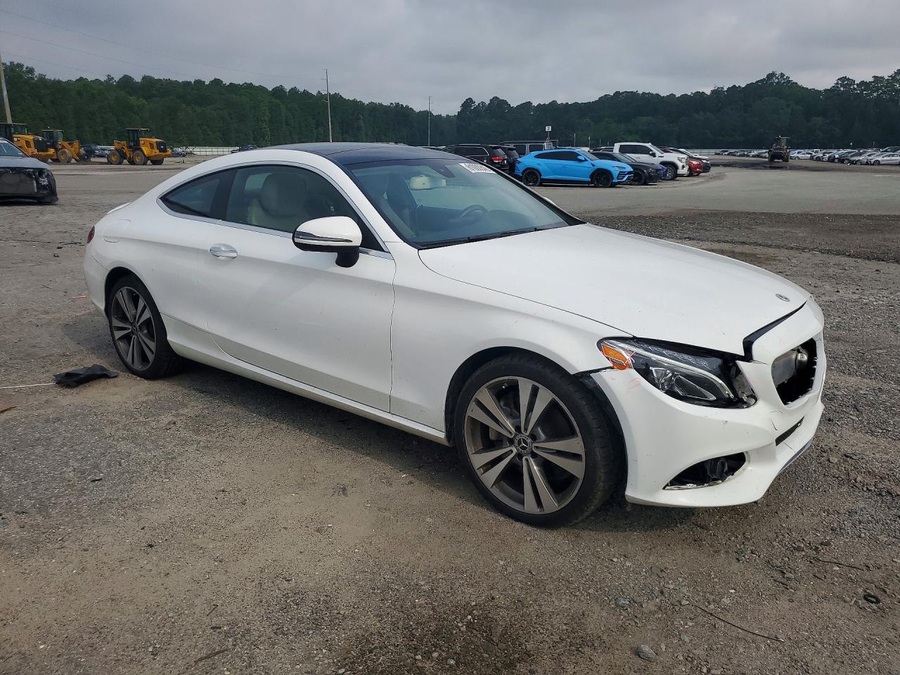 2017 Mercedes-Benz C 300 - zdjęcie 4