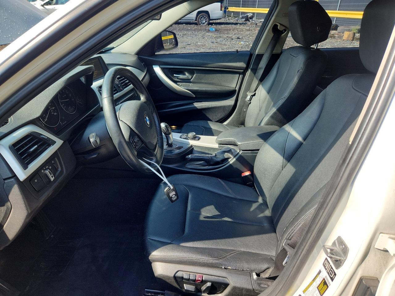 2014 BMW 320 I - zdjęcie 7