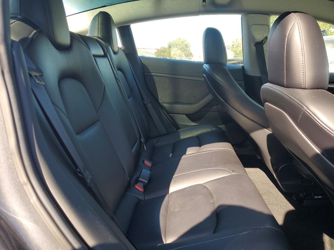 2023 Tesla Model 3 - zdjęcie 10