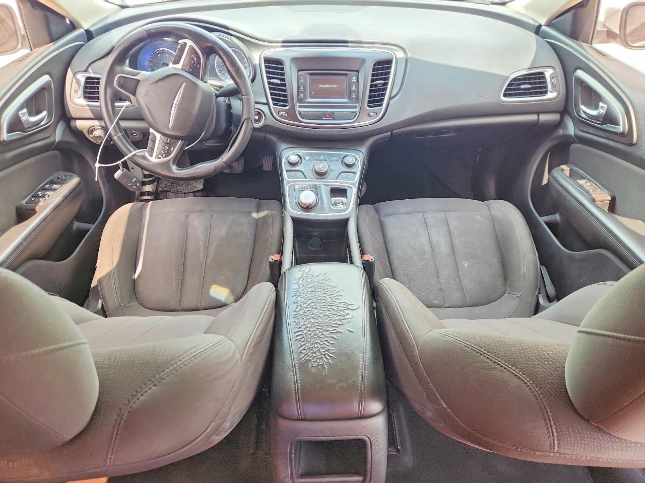 2015 Chrysler 200 Limited - zdjęcie 8