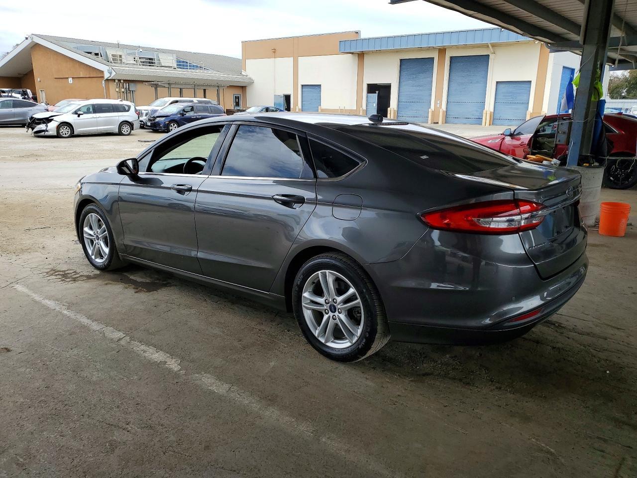 2018 Ford Fusion Se - zdjęcie 2