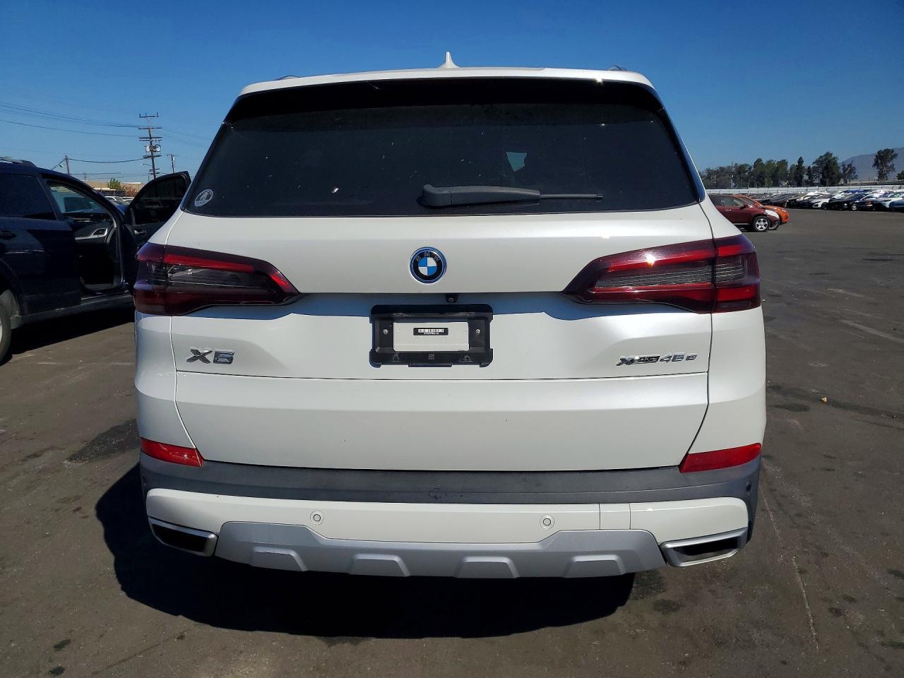 2022 BMW X5 xDrive45E - zdjęcie 6
