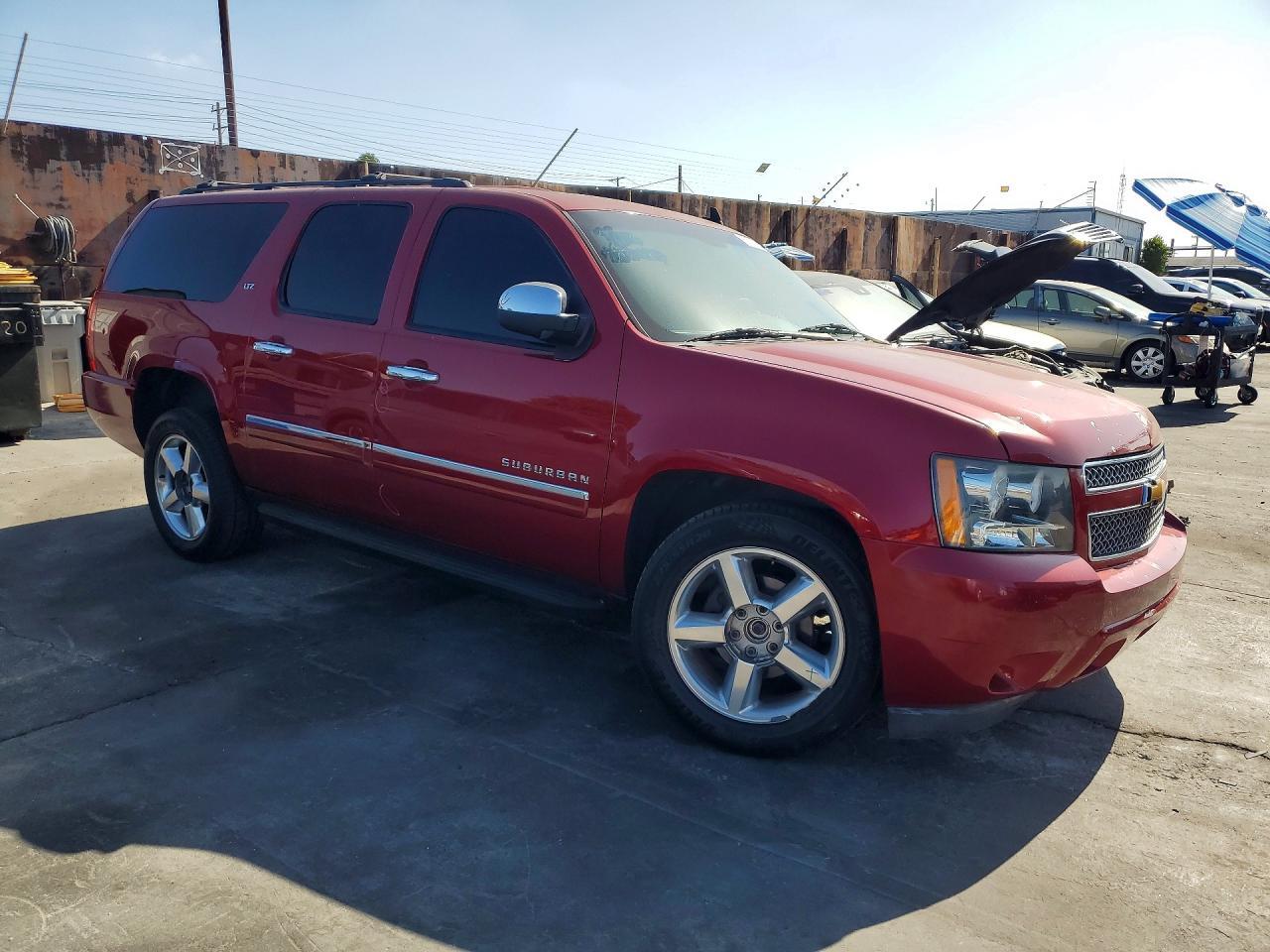 2014 Chevrolet Suburban K1500 Ltz - zdjęcie 4