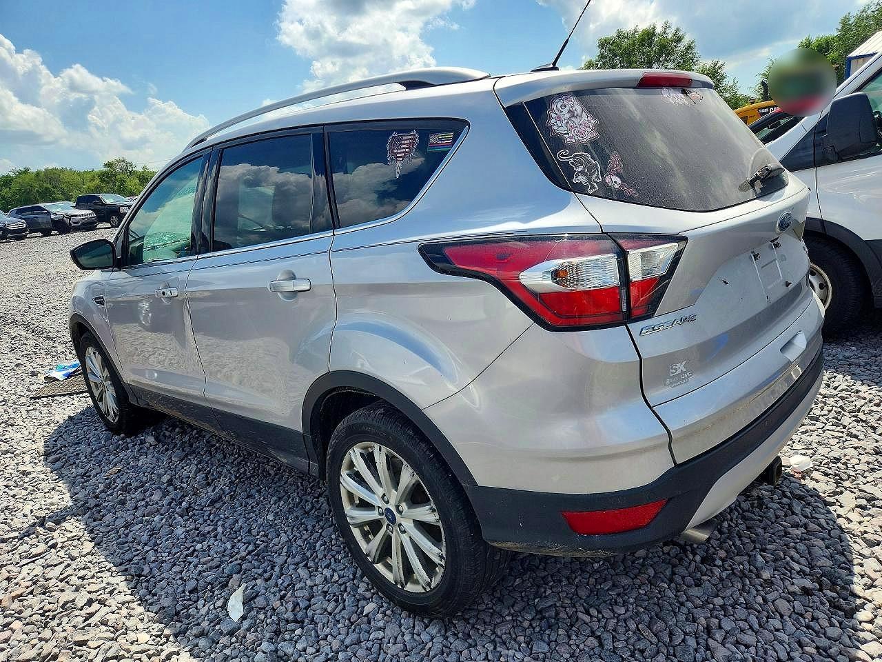 2017 Ford Escape Titanium - zdjęcie 2
