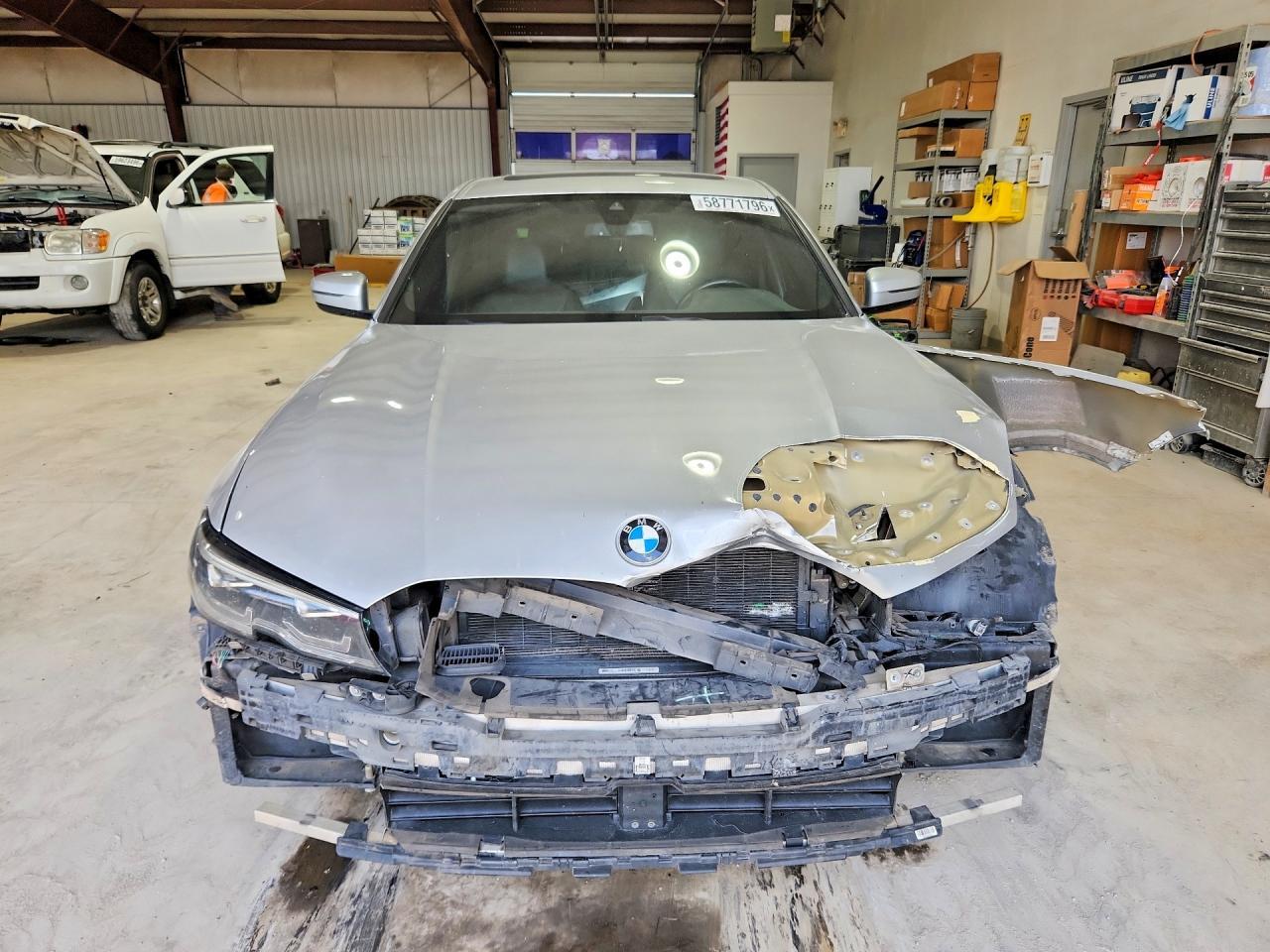 2020 BMW 330I - zdjęcie 5