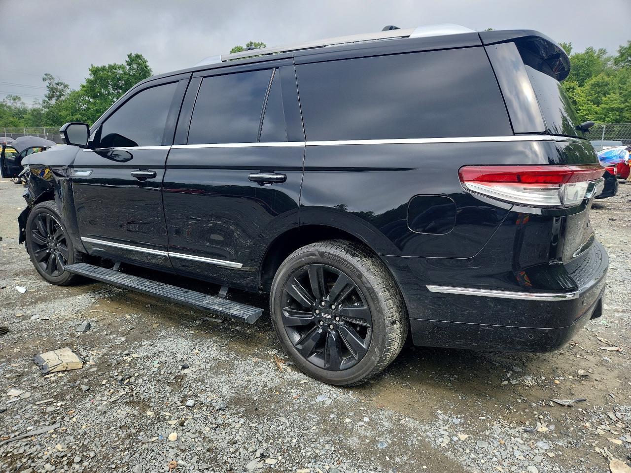2022 Lincoln Navigator Reserve - zdjęcie 2