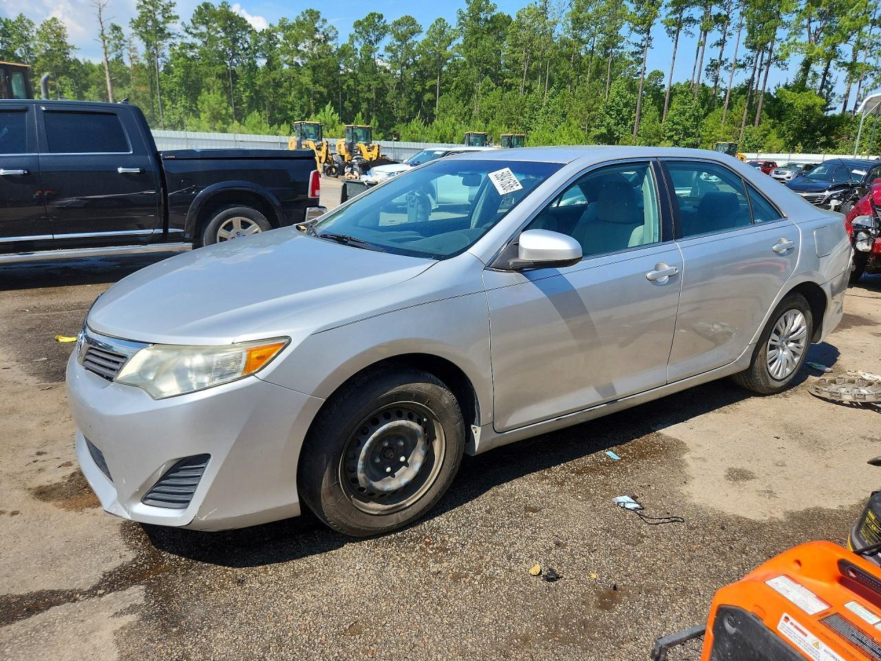 2014 Toyota Camry L - zdjęcie główne