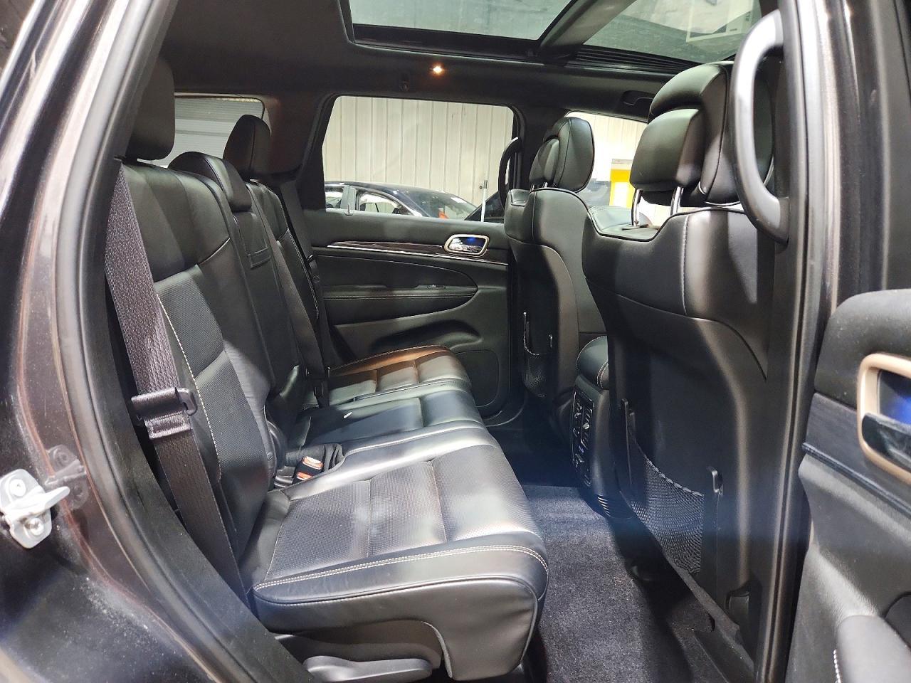 2017 Jeep Grand Cherokee Overland - zdjęcie 11