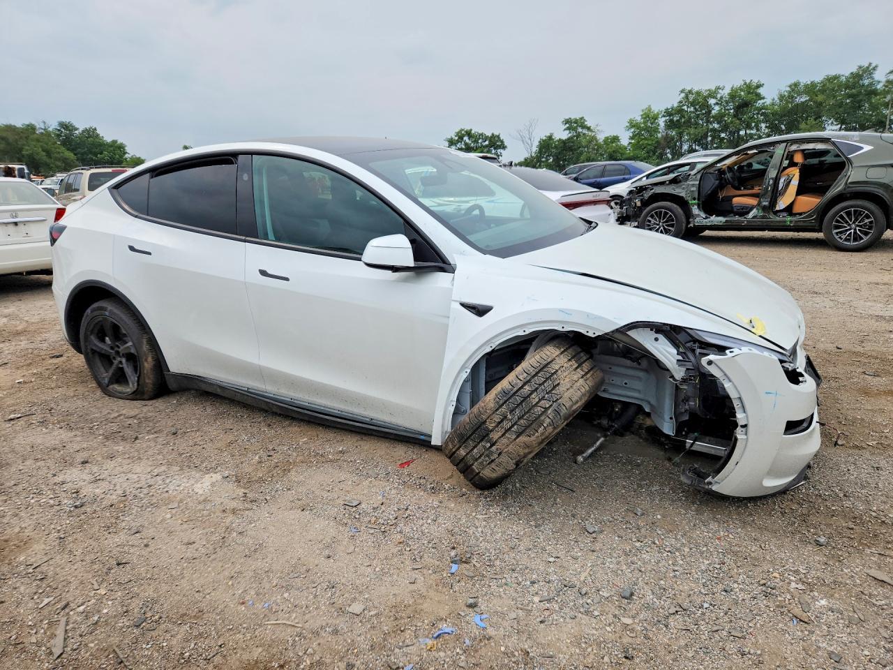 2026 Tesla Model Y - zdjęcie 4