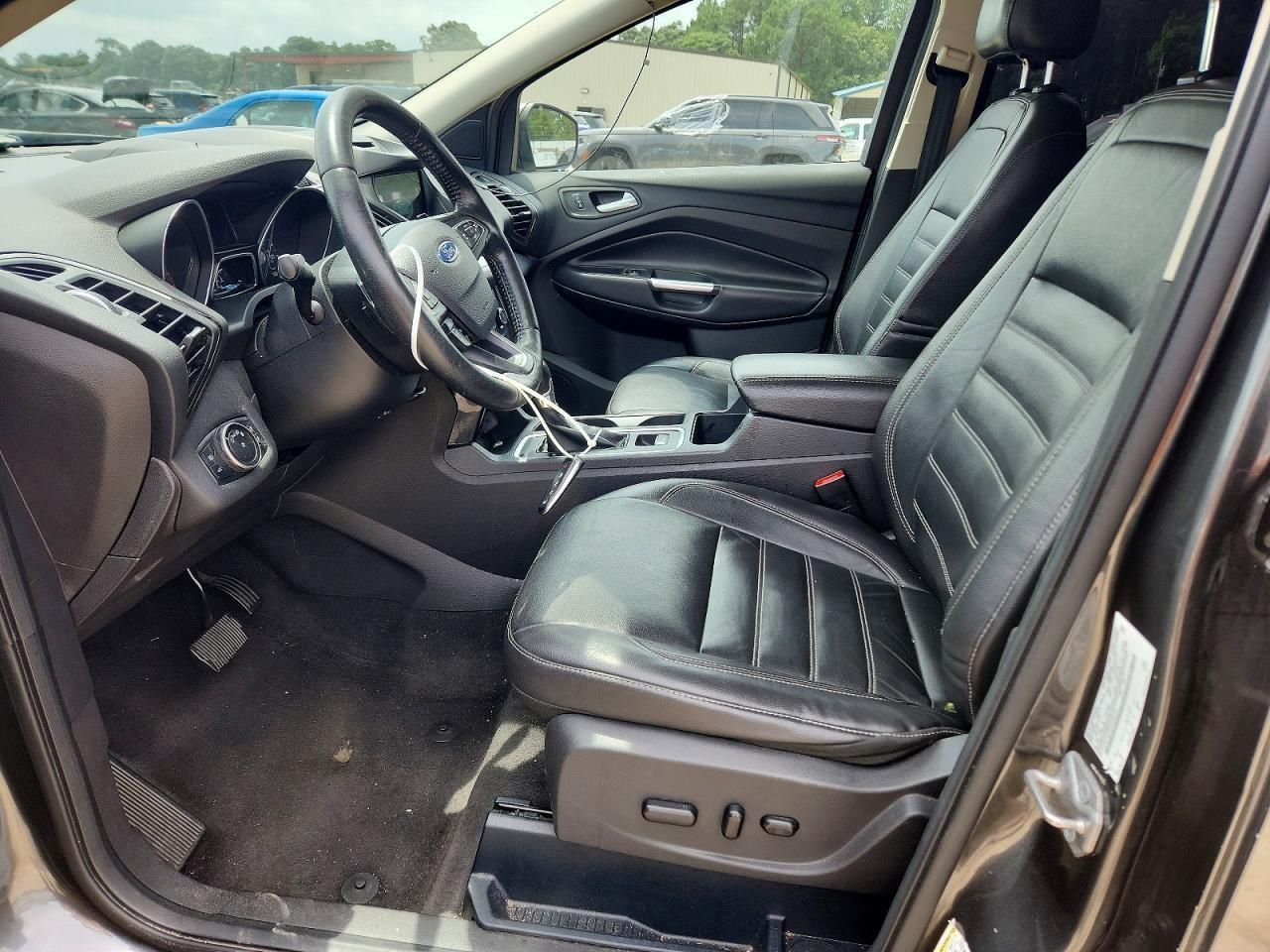 2017 Ford Escape Titanium - zdjęcie 7