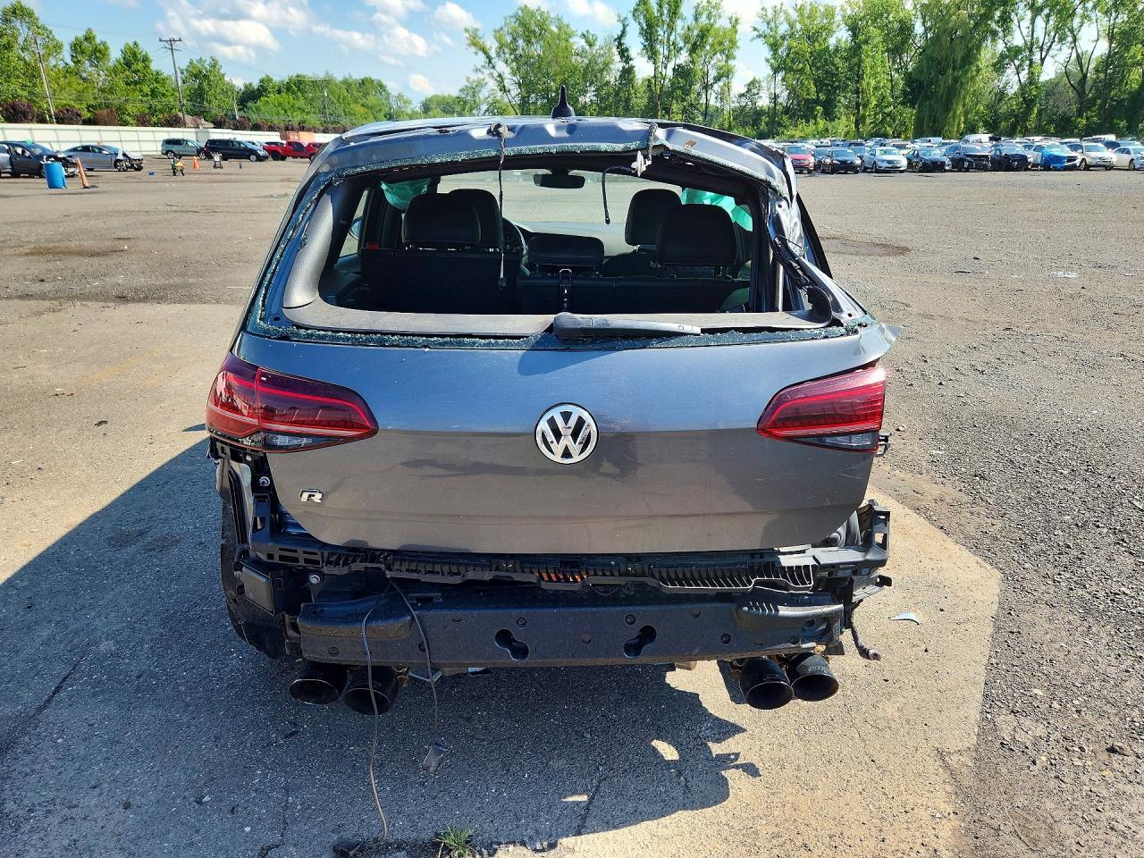 2018 Volkswagen Golf R - zdjęcie 6