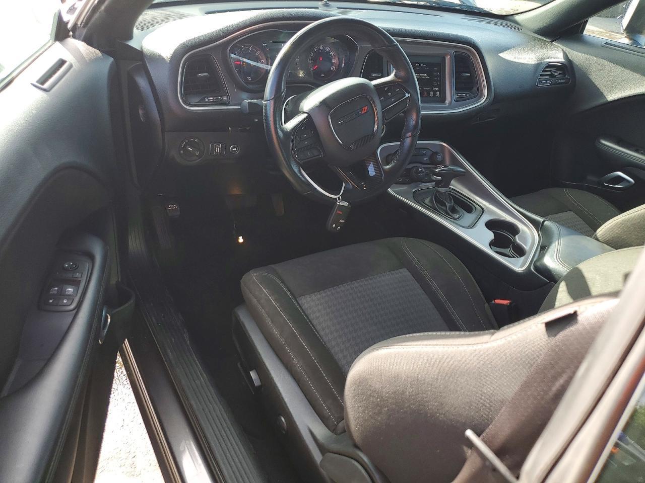 2022 Dodge Challenger Sxt - zdjęcie 8