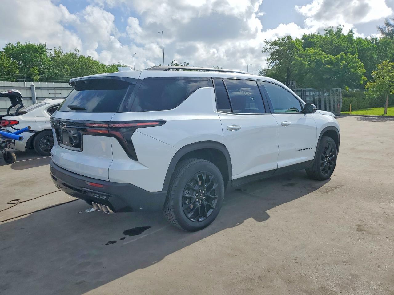 2026 Chevrolet Traverse Lt - zdjęcie 3