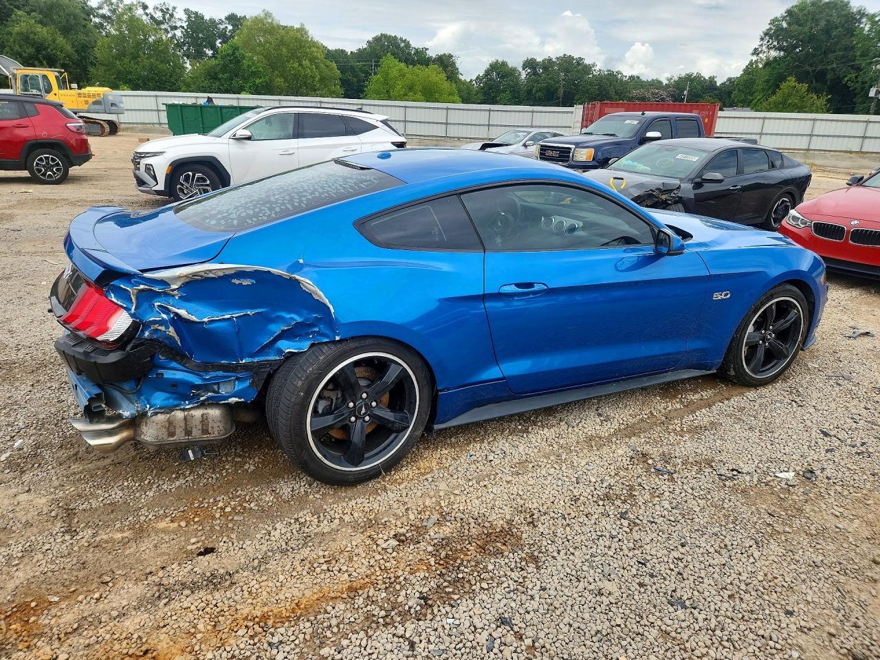 2020 Ford Mustang Gt - zdjęcie 3