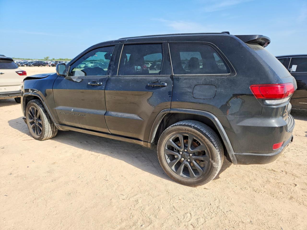 2019 Jeep Grand Cherokee Laredo - zdjęcie 2