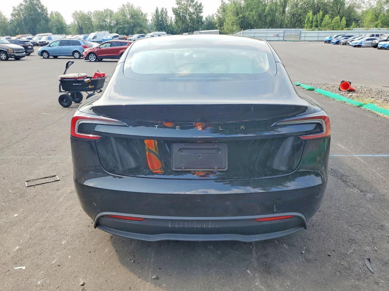 2024 Tesla Model 3 - zdjęcie 6