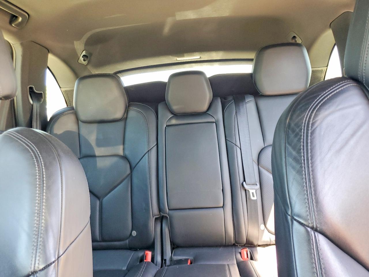2014 Porsche Cayenne - zdjęcie 10