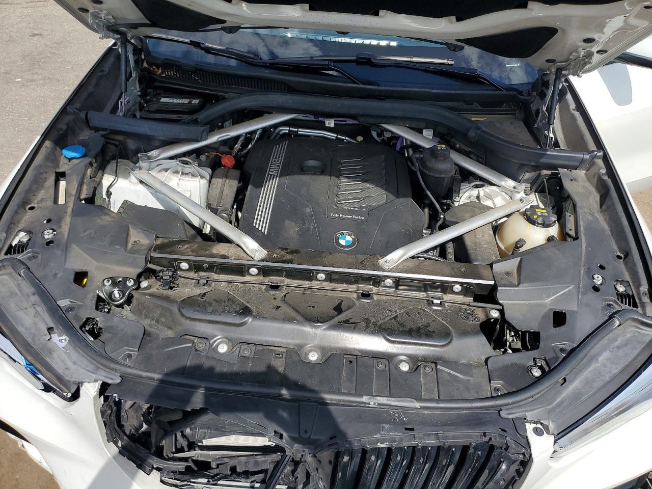 2021 BMW X5 xDrive40I - zdjęcie 12