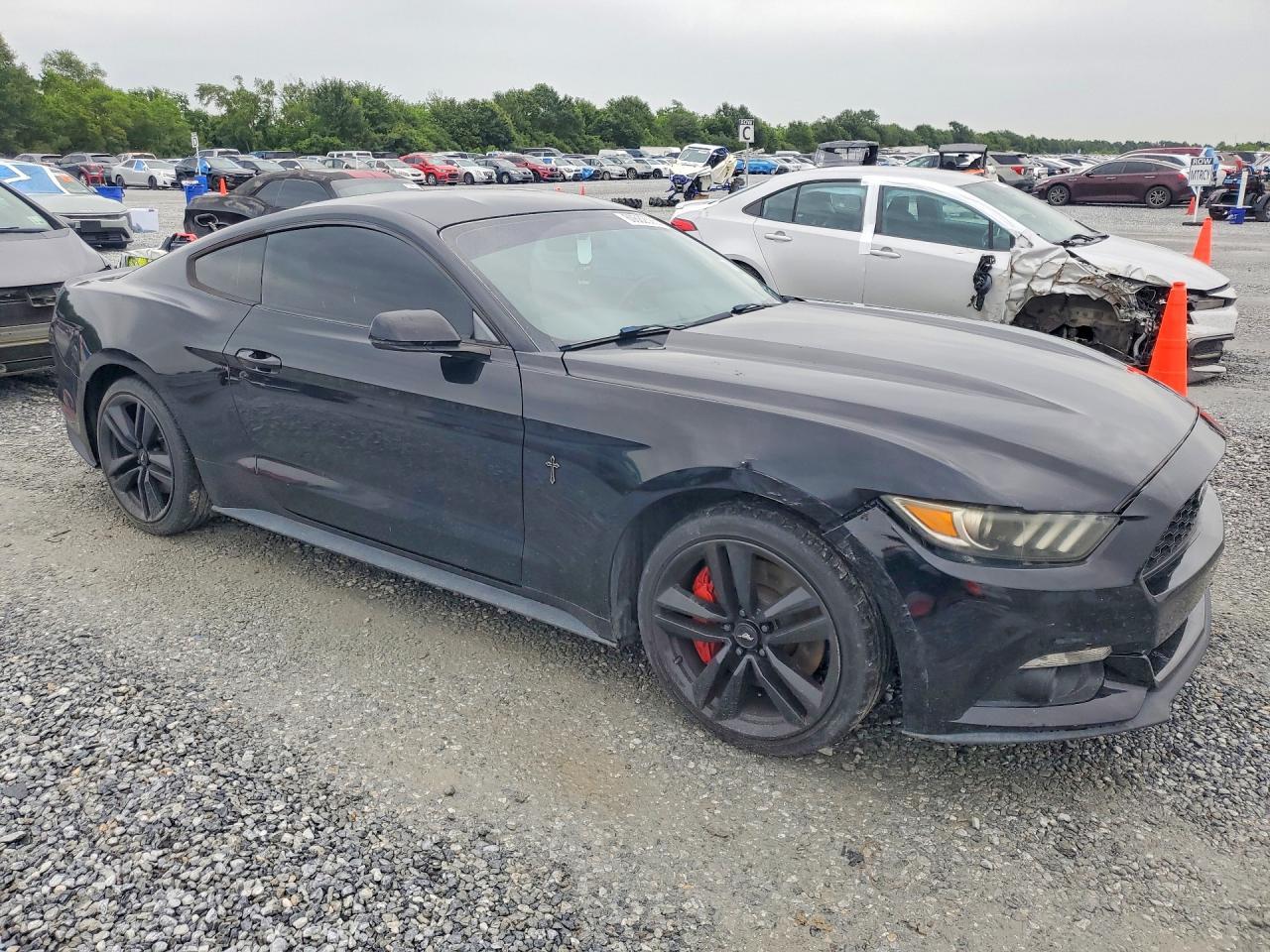 2017 Ford Mustang - zdjęcie 4