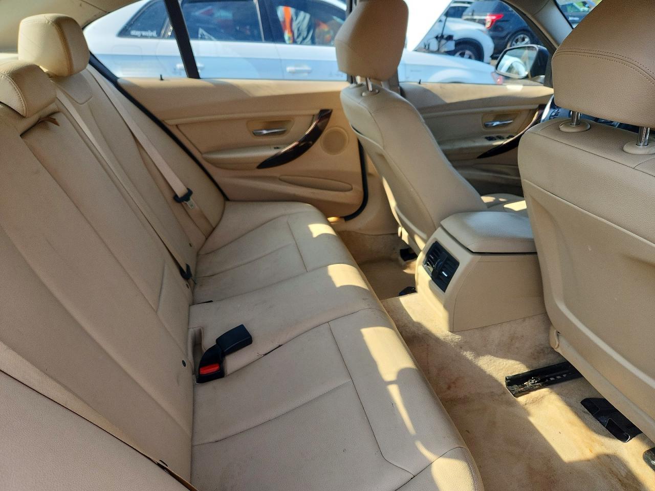 2015 BMW 320 I xDrive - zdjęcie 10