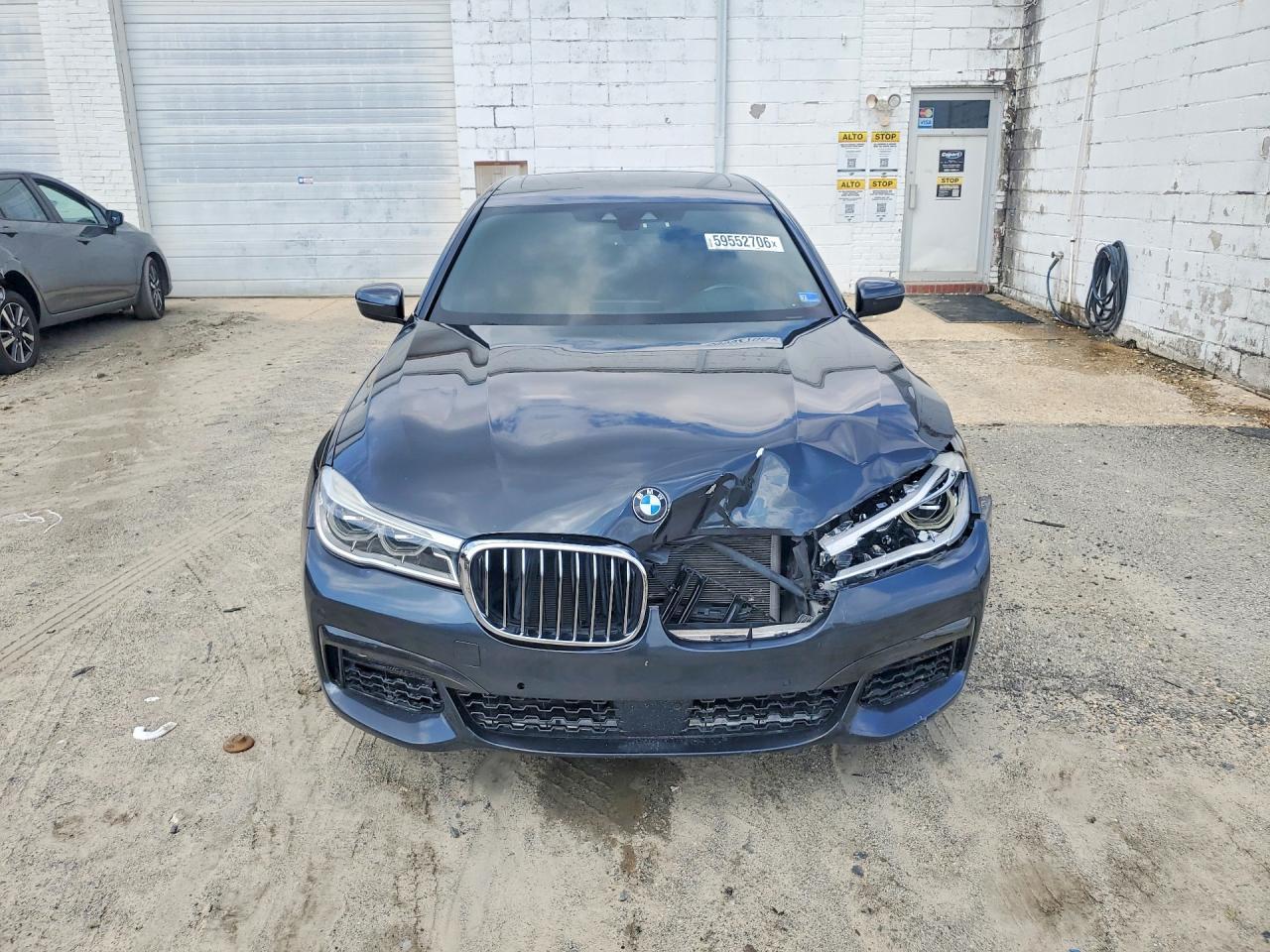 2016 BMW Seria 7 750i - zdjęcie 5